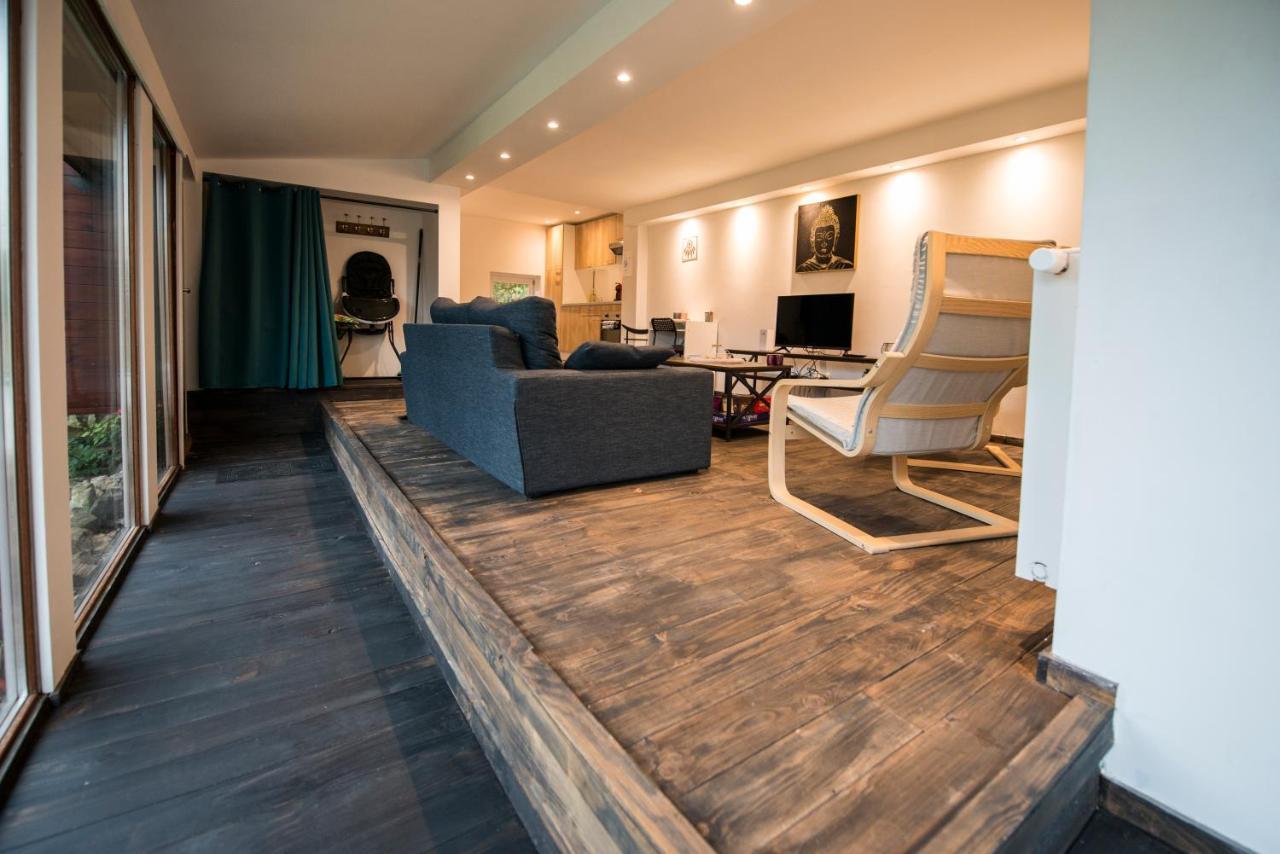 Le Chalet Naturzen Hastiere-par-dela Exterior photo